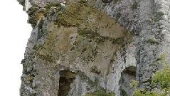 [Picture of the ruined arched ceiling in the Castle]